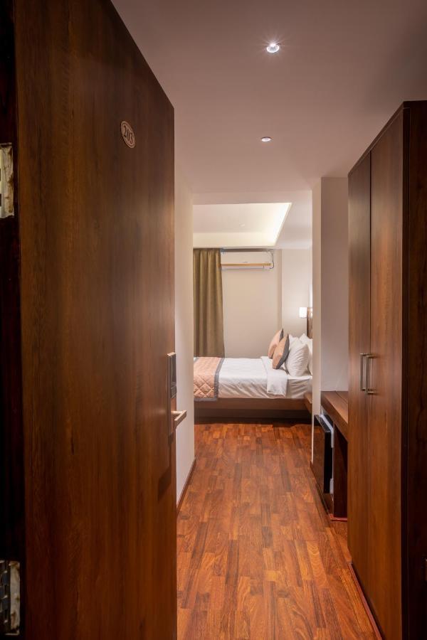 Golden Fortune Inn Hotel Bangalore Extérieur photo
